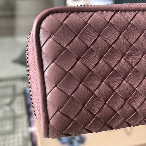 Bottega Veneta zip around wallet - Picture 5 of 6